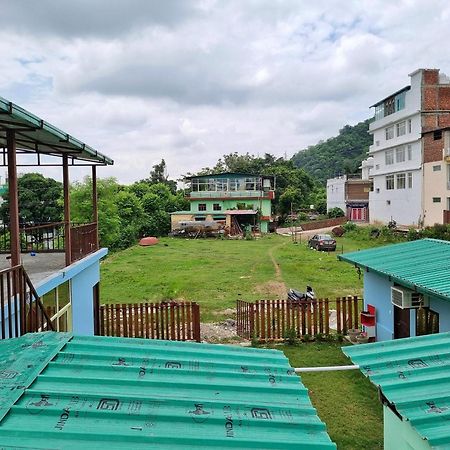 Landlopers Hostel Ришикеш Экстерьер фото