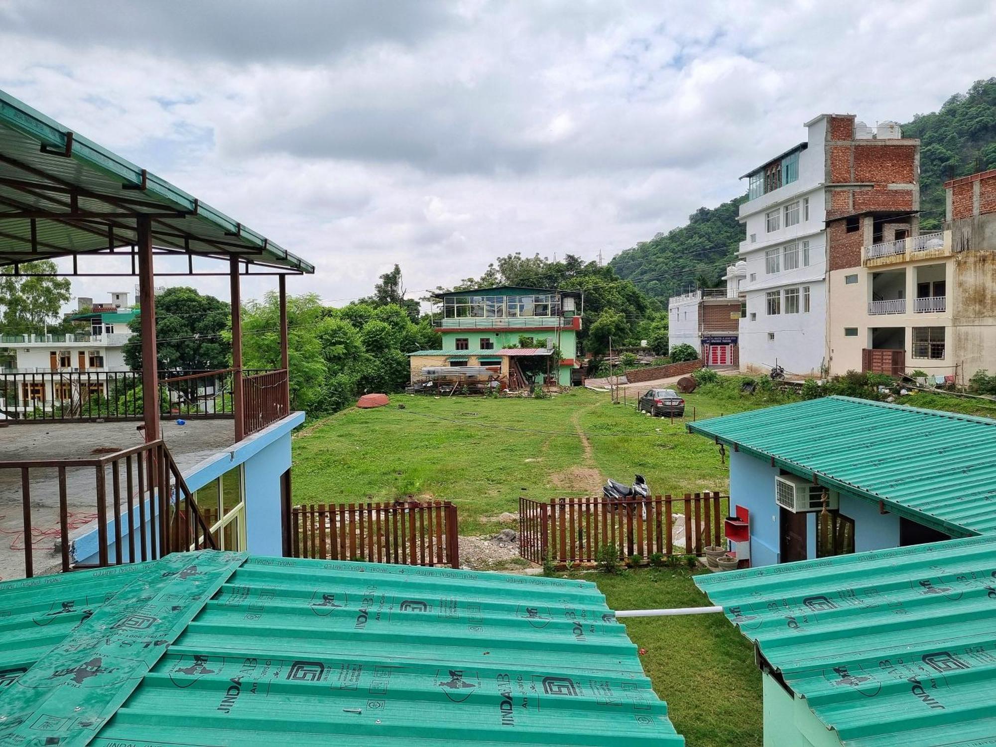 Landlopers Hostel Ришикеш Экстерьер фото
