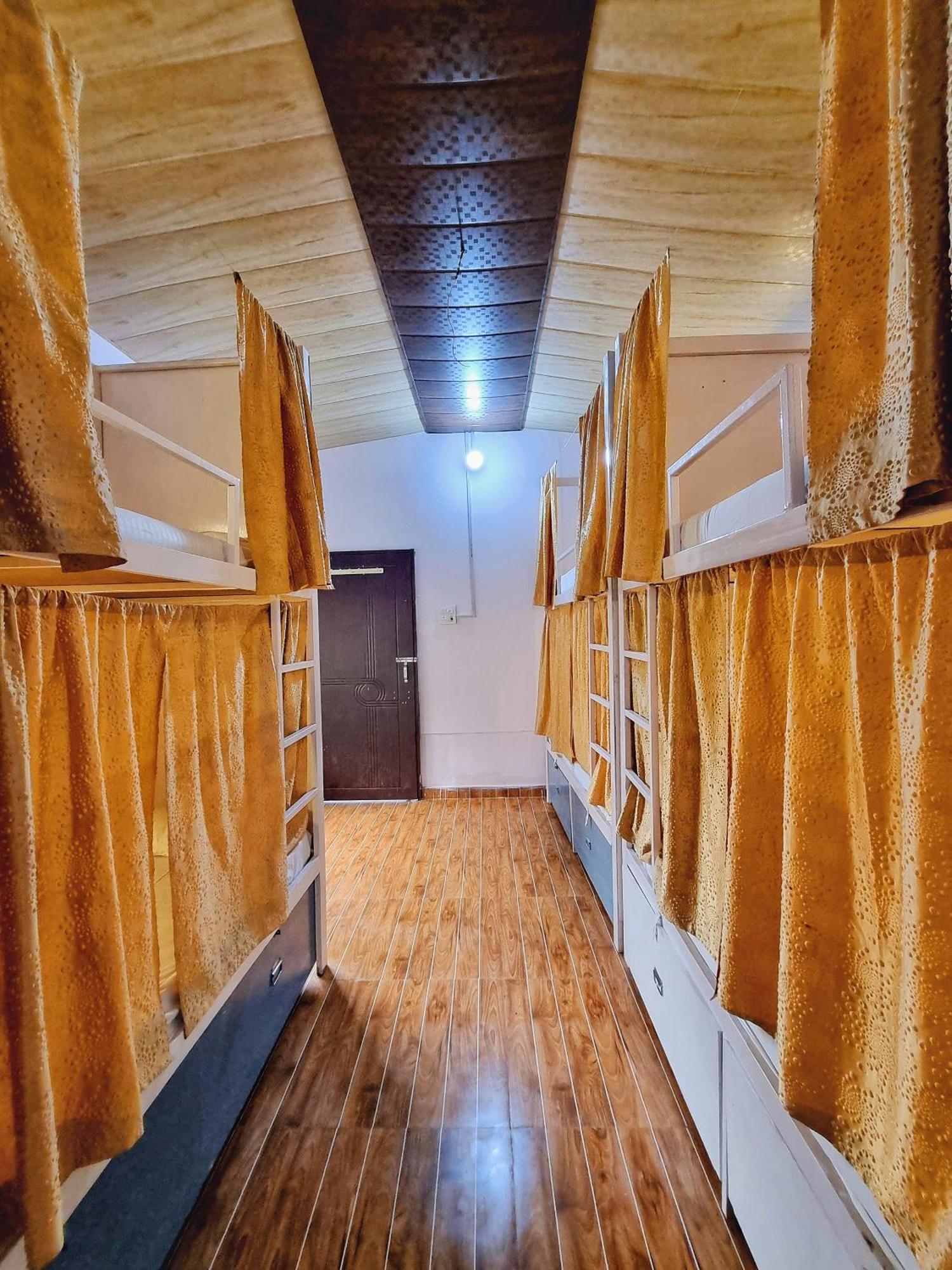 Landlopers Hostel Ришикеш Экстерьер фото