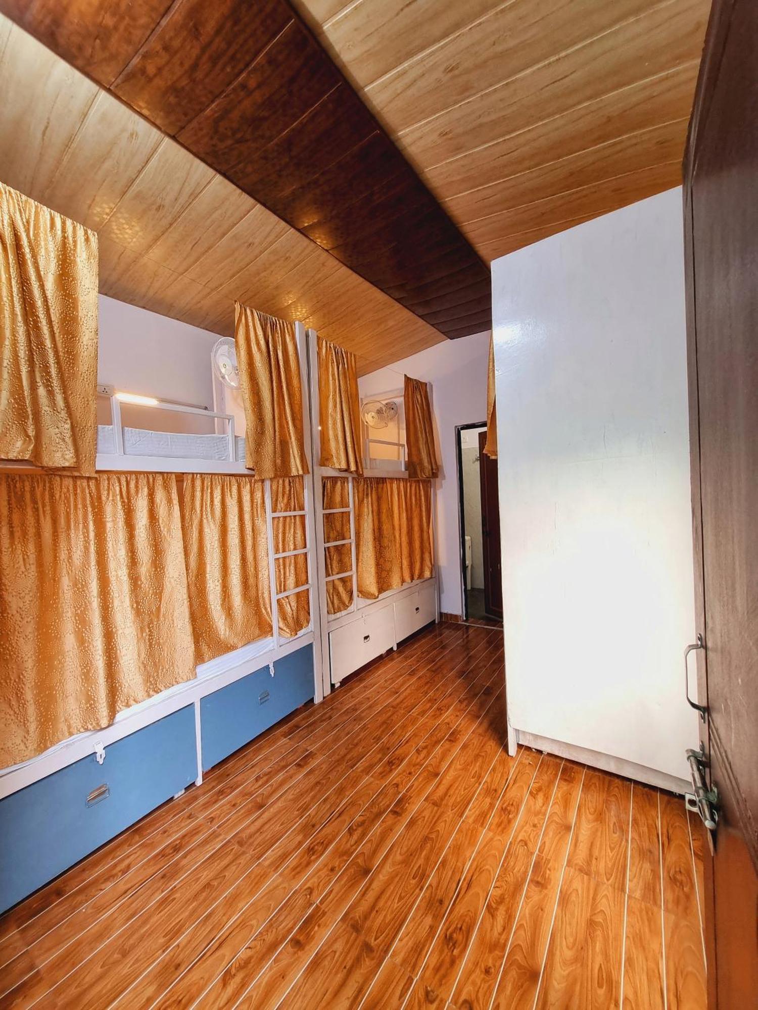Landlopers Hostel Ришикеш Экстерьер фото