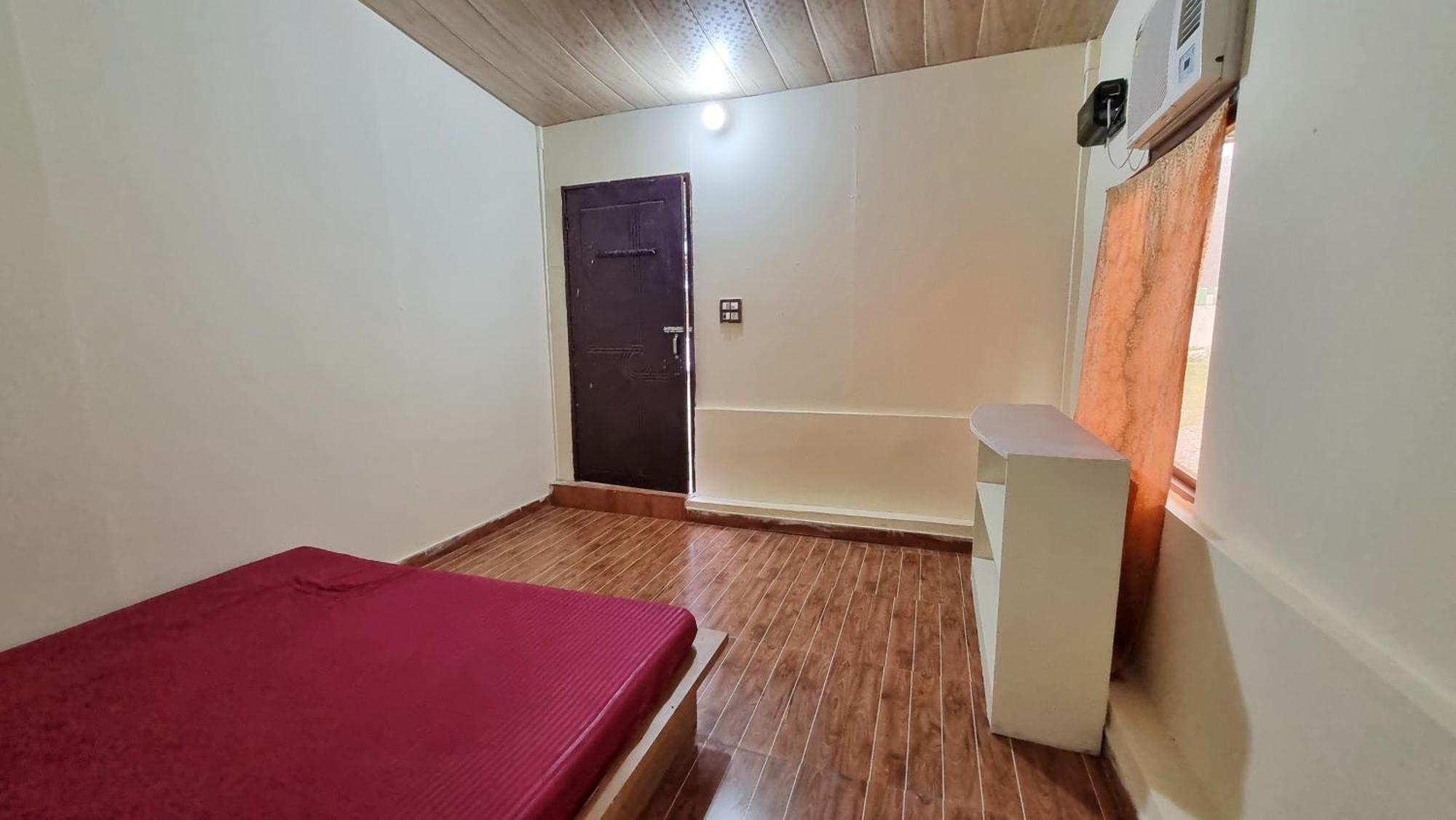 Landlopers Hostel Ришикеш Экстерьер фото