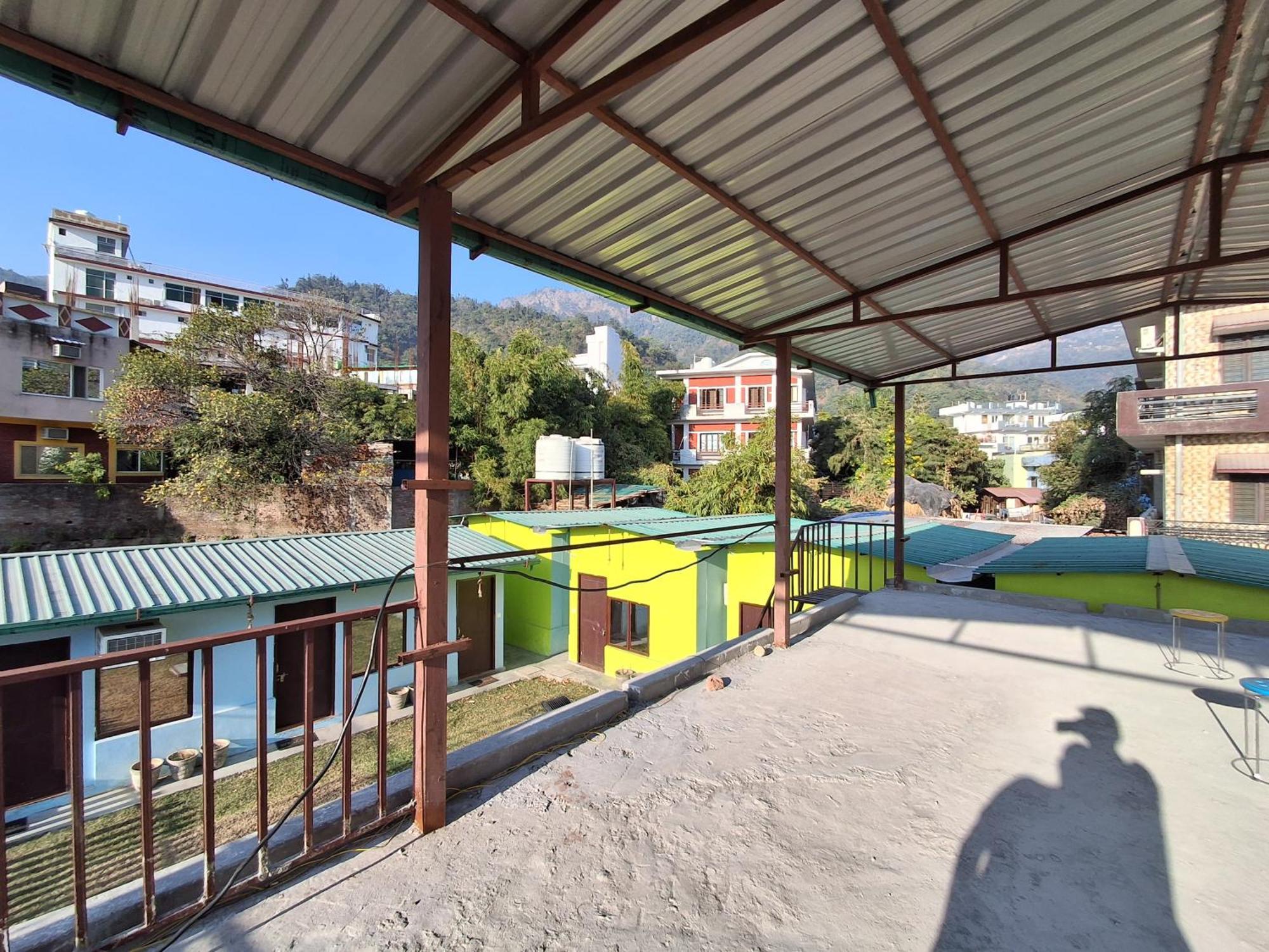 Landlopers Hostel Ришикеш Экстерьер фото