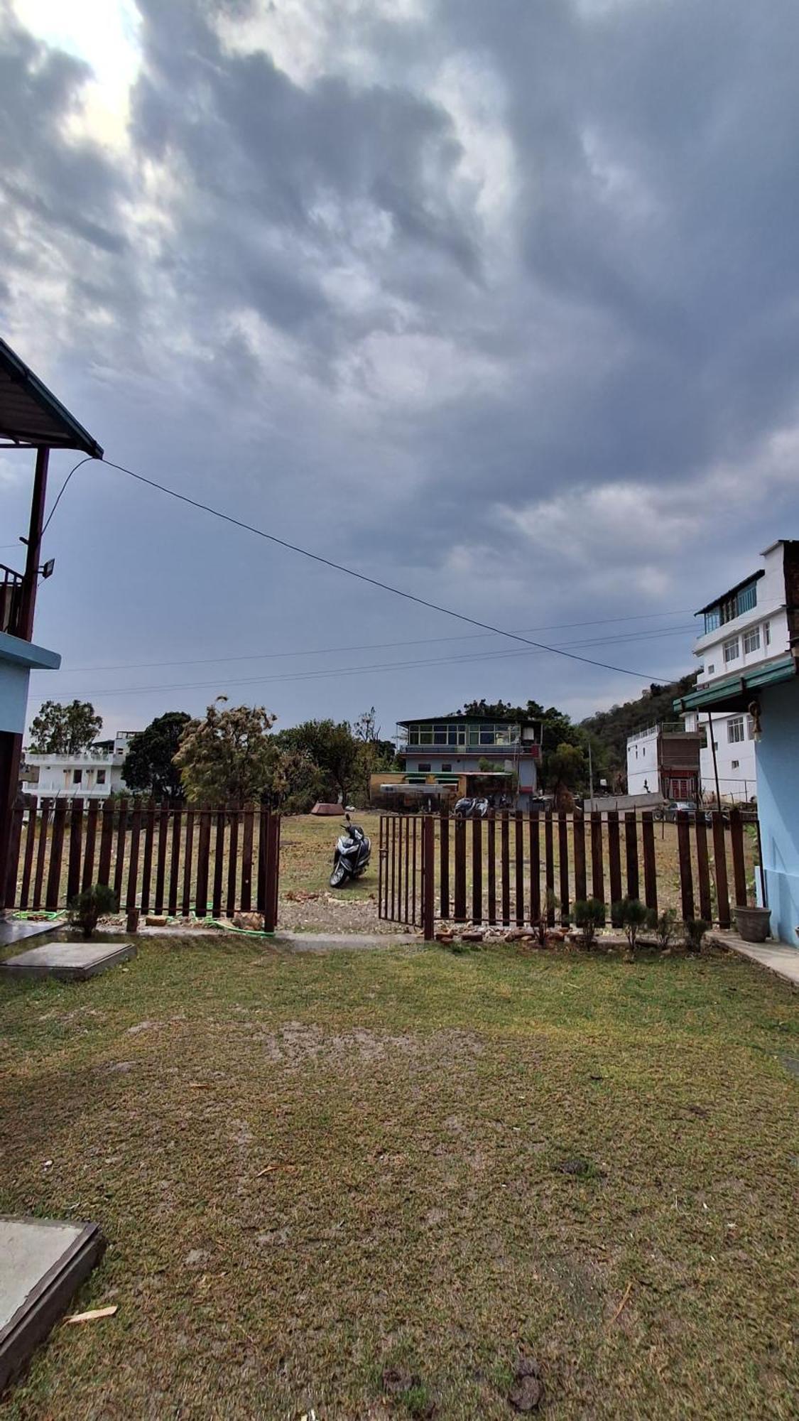 Landlopers Hostel Ришикеш Экстерьер фото